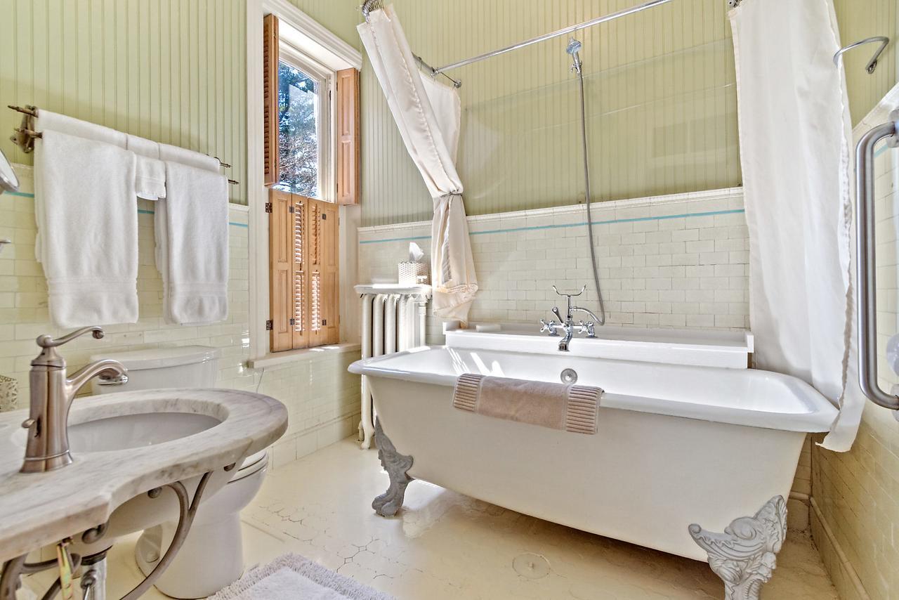 Lovelace Manor Bed And Breakfast Lancaster Esterno foto
